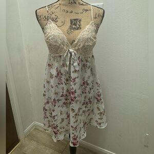 Victoria’s Secret Ivory & Floral Teddy